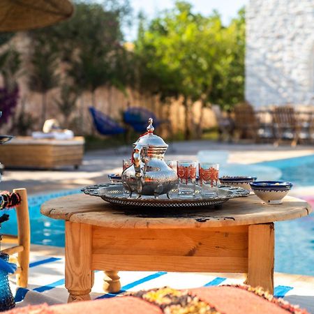 Villa Les Jardins Fleuris 4 Bedrooms Suvayr Dış mekan fotoğraf