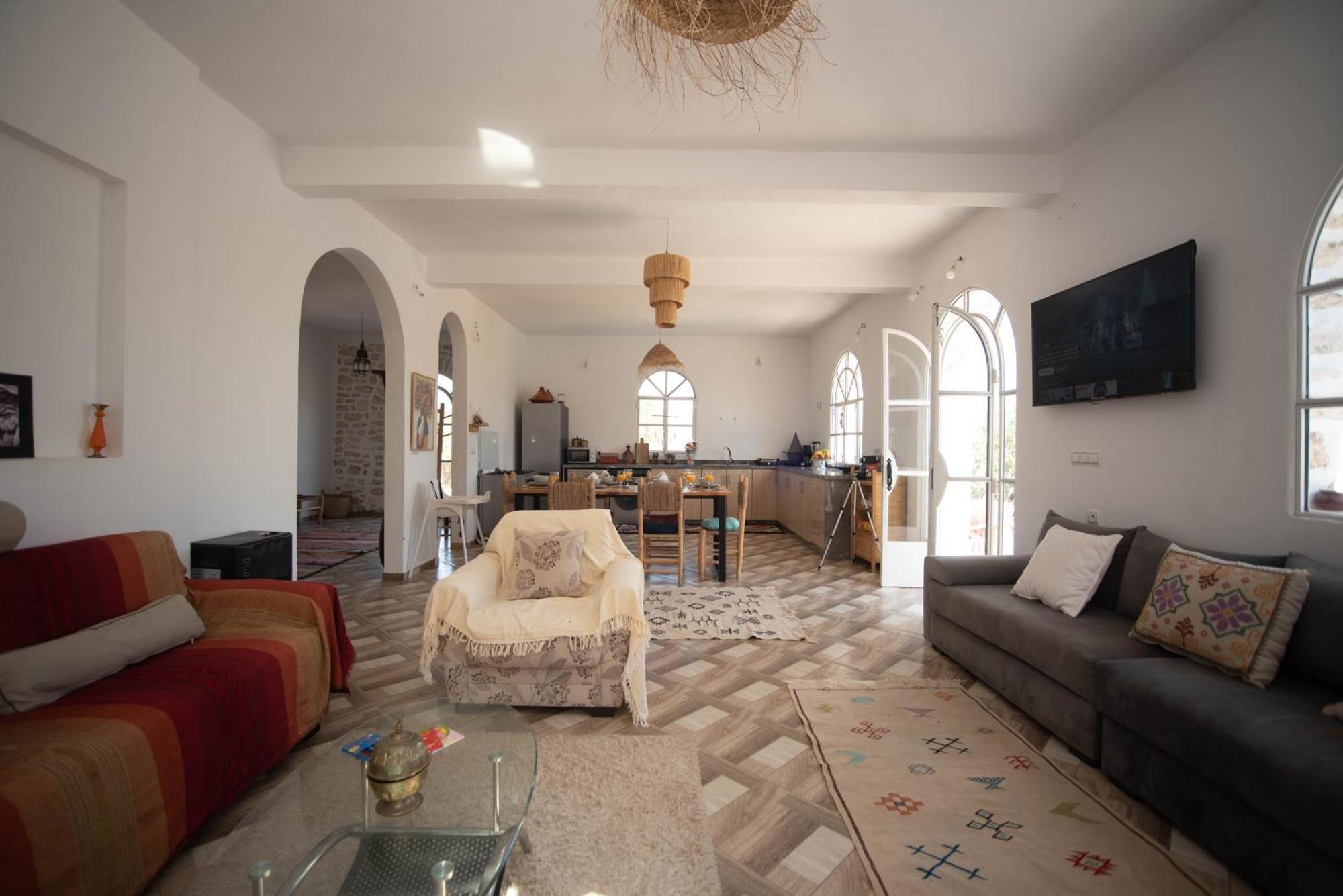 Villa Les Jardins Fleuris 4 Bedrooms Suvayr Dış mekan fotoğraf