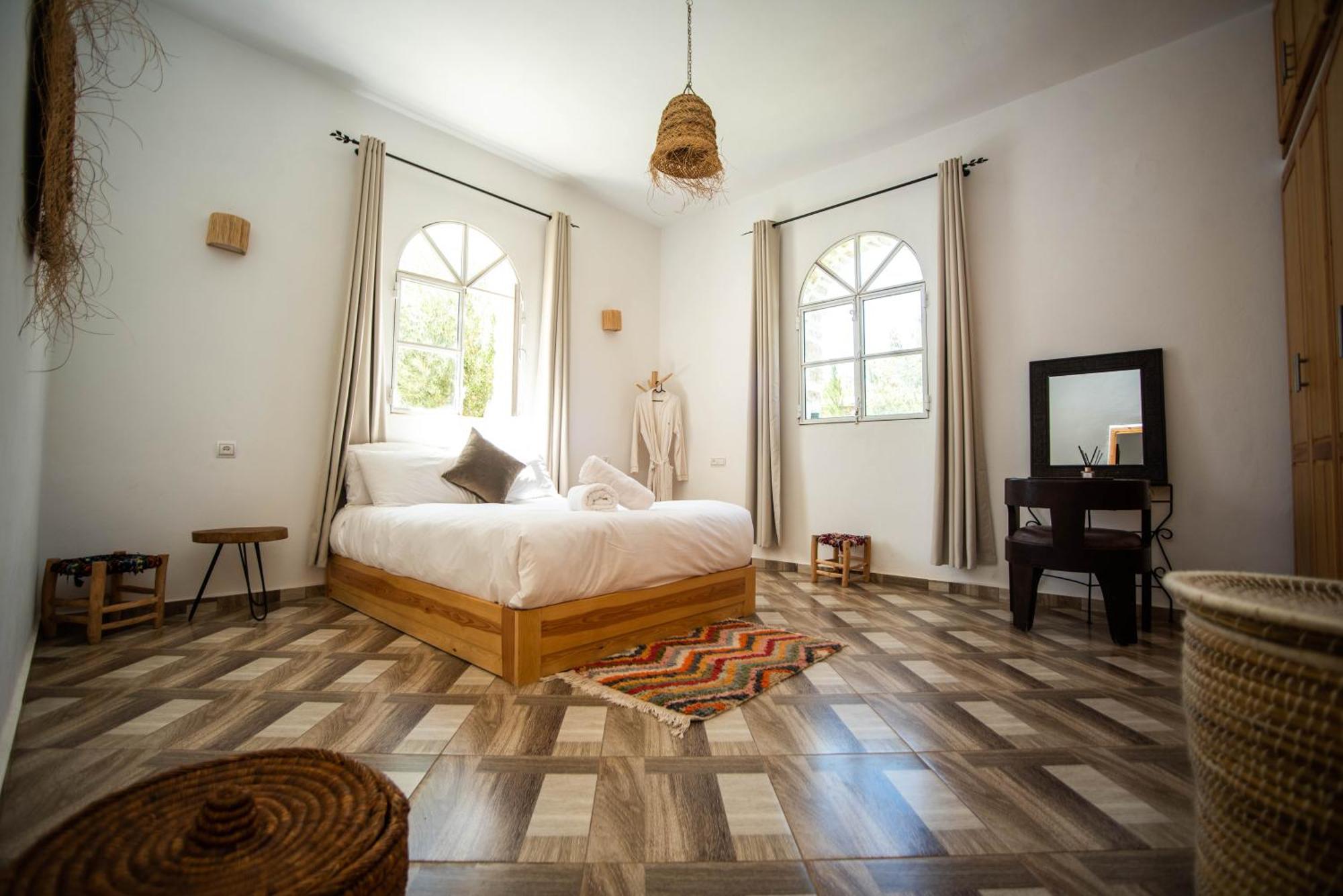 Villa Les Jardins Fleuris 4 Bedrooms Suvayr Dış mekan fotoğraf