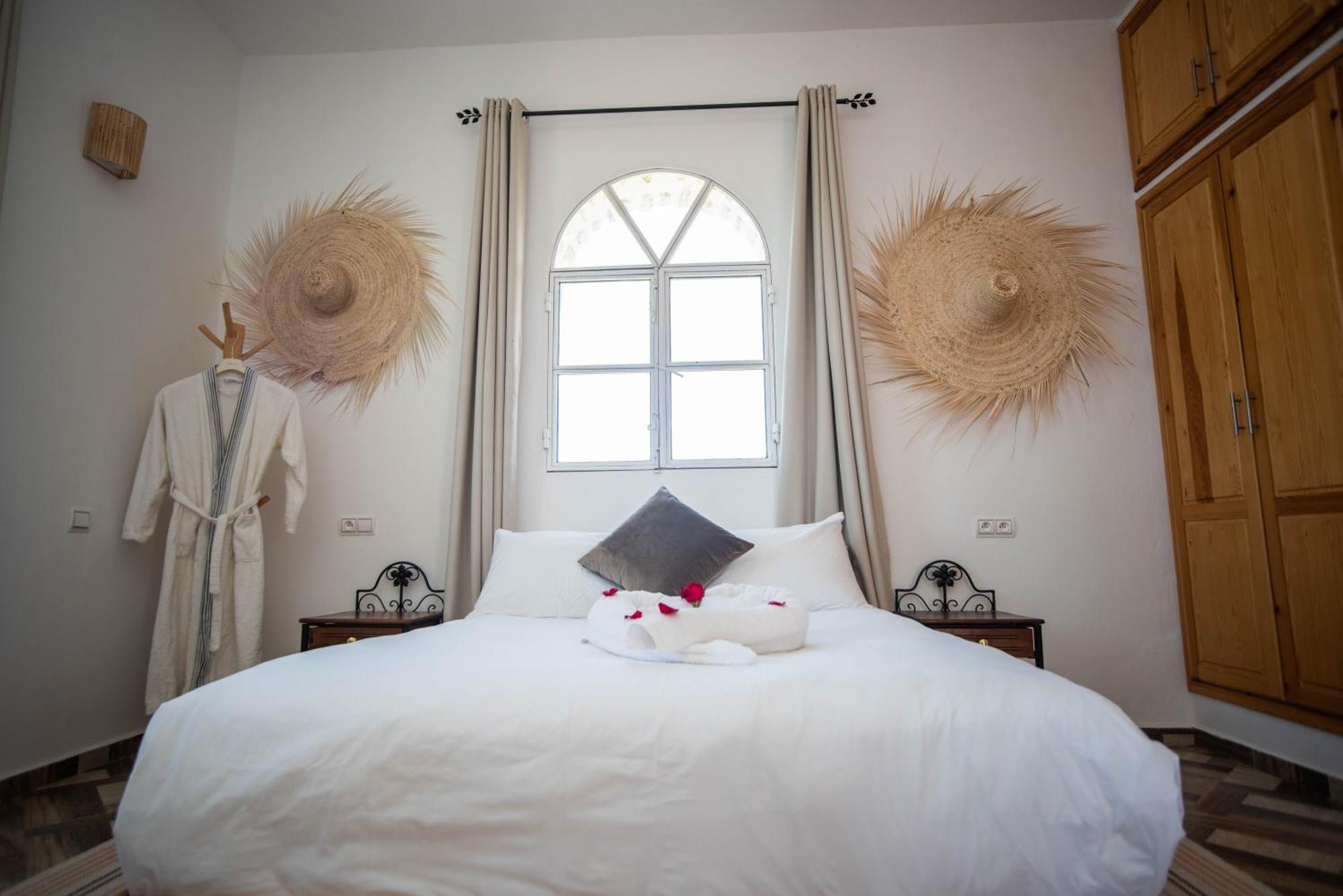 Villa Les Jardins Fleuris 4 Bedrooms Suvayr Dış mekan fotoğraf
